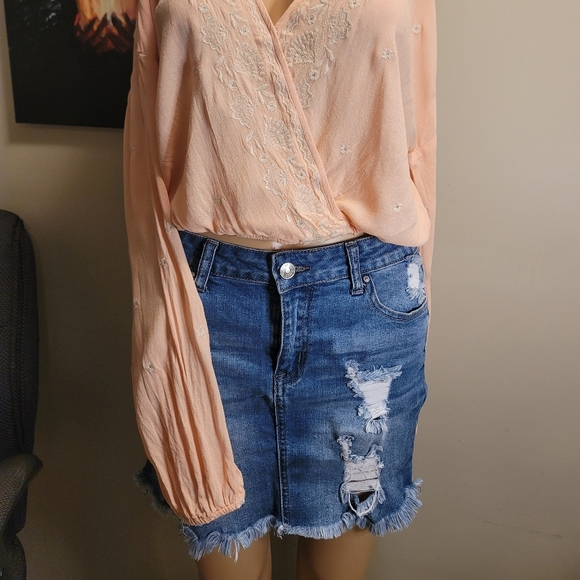 Forever 21 Peach Longsleeves Blouse - Picture 2 of 4